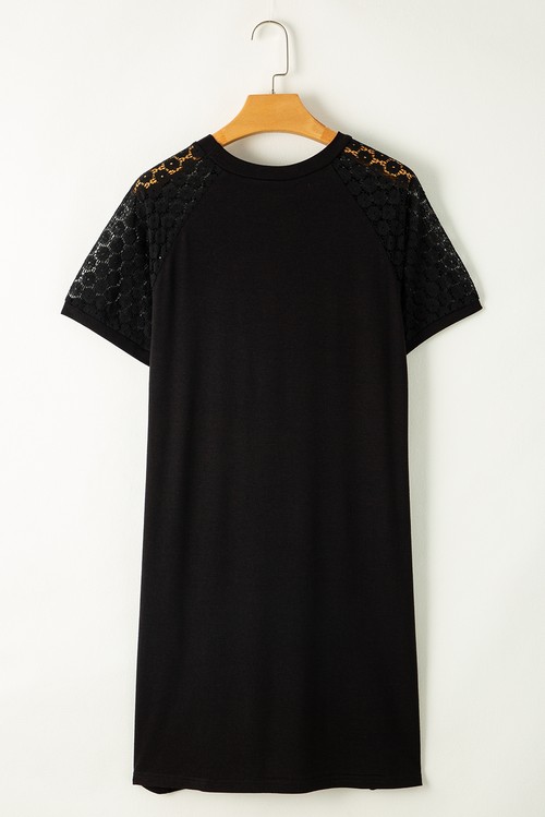 Vestido Shift Preto Renda Contraste Manga Raglan Pregueado