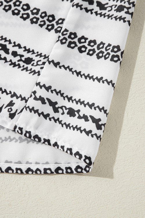 Vestido Curto Listrado Preto Gola V Manga Sino Cintura Alta