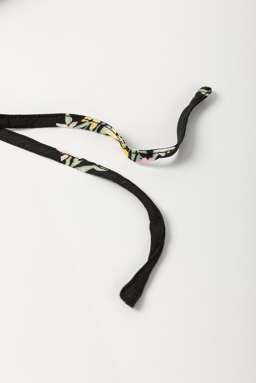 Vestido Maxi Floral Preto Alcinhas Franzido Busto Império com Laço